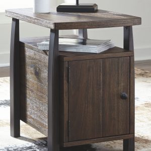 Vailbry - Brown - Chair Side End Table
