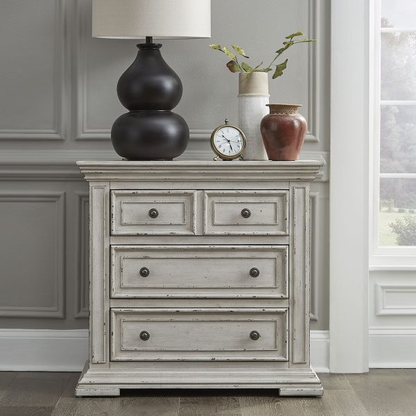 Big Valley - Bedside Chest With Charging Station - Whitestone